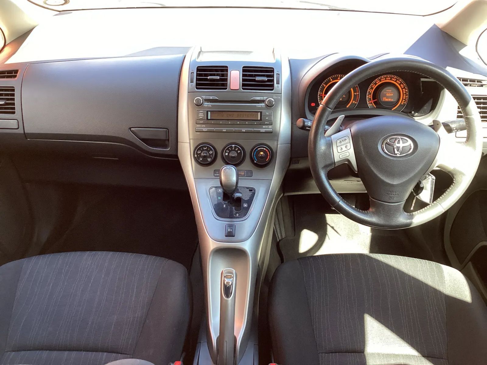 Toyota Auris 1.6 RS Auto in Namibia