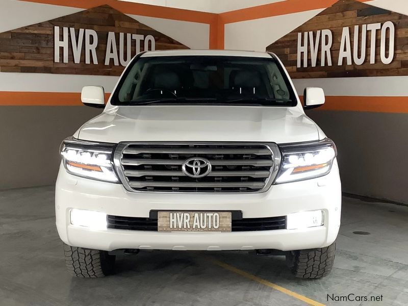 Toyota Land Cruiser 200 V8 VX A/T in Namibia