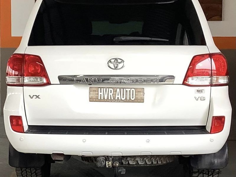 Toyota Land Cruiser 200 V8 VX A/T in Namibia