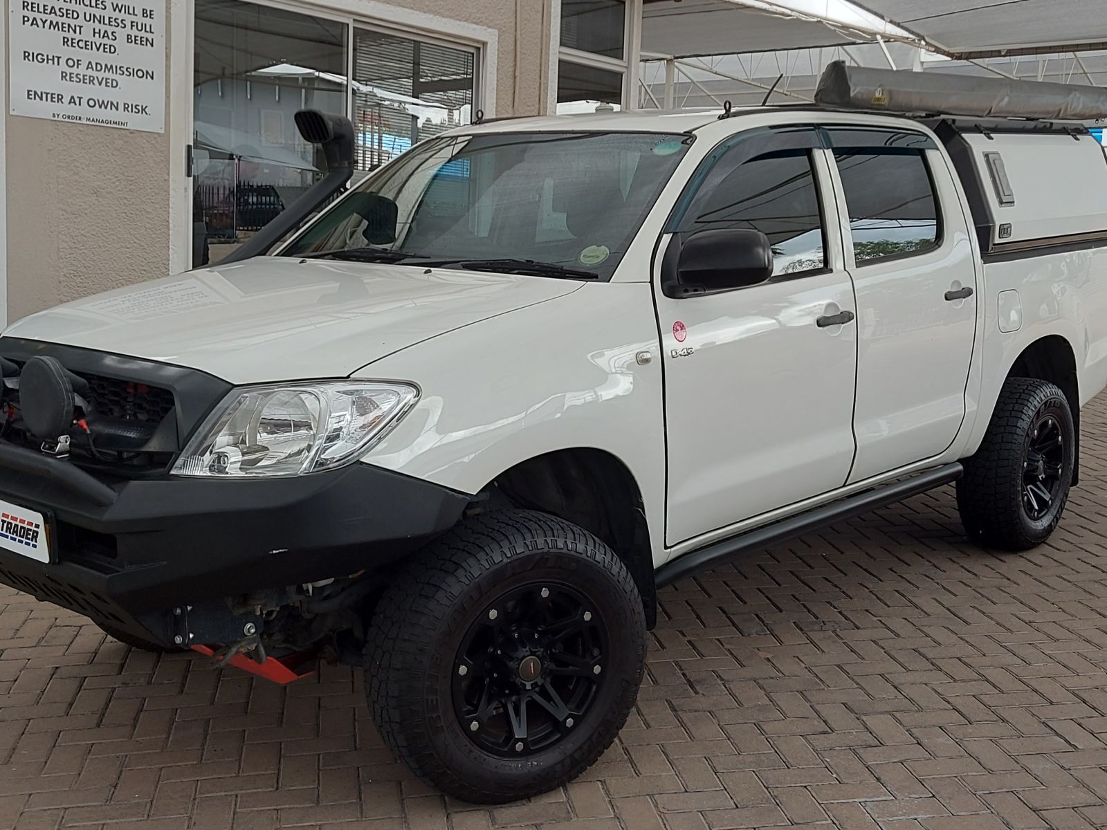 Toyota Hilux D4D SRX in Namibia