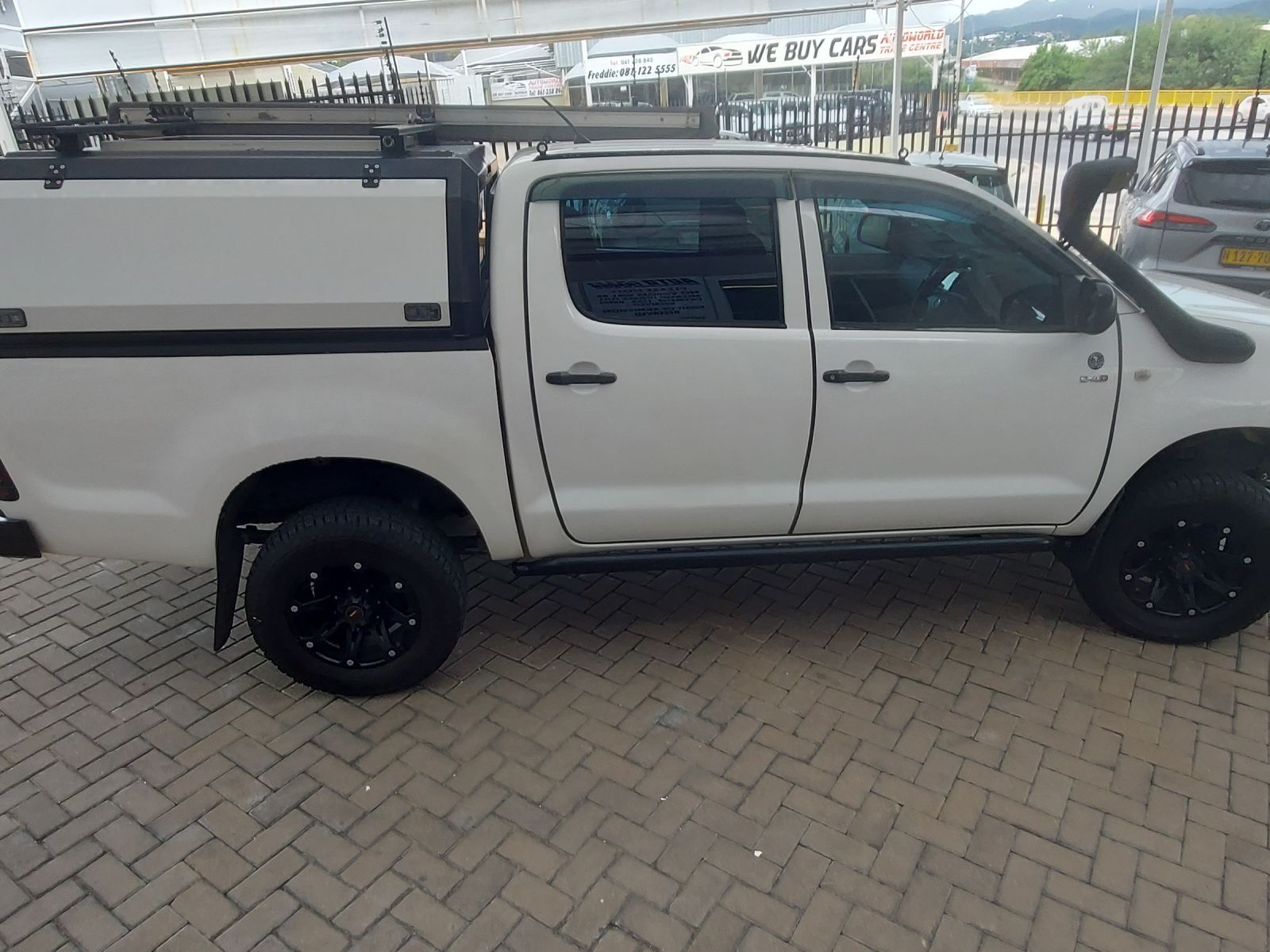 Toyota Hilux D4D SRX in Namibia