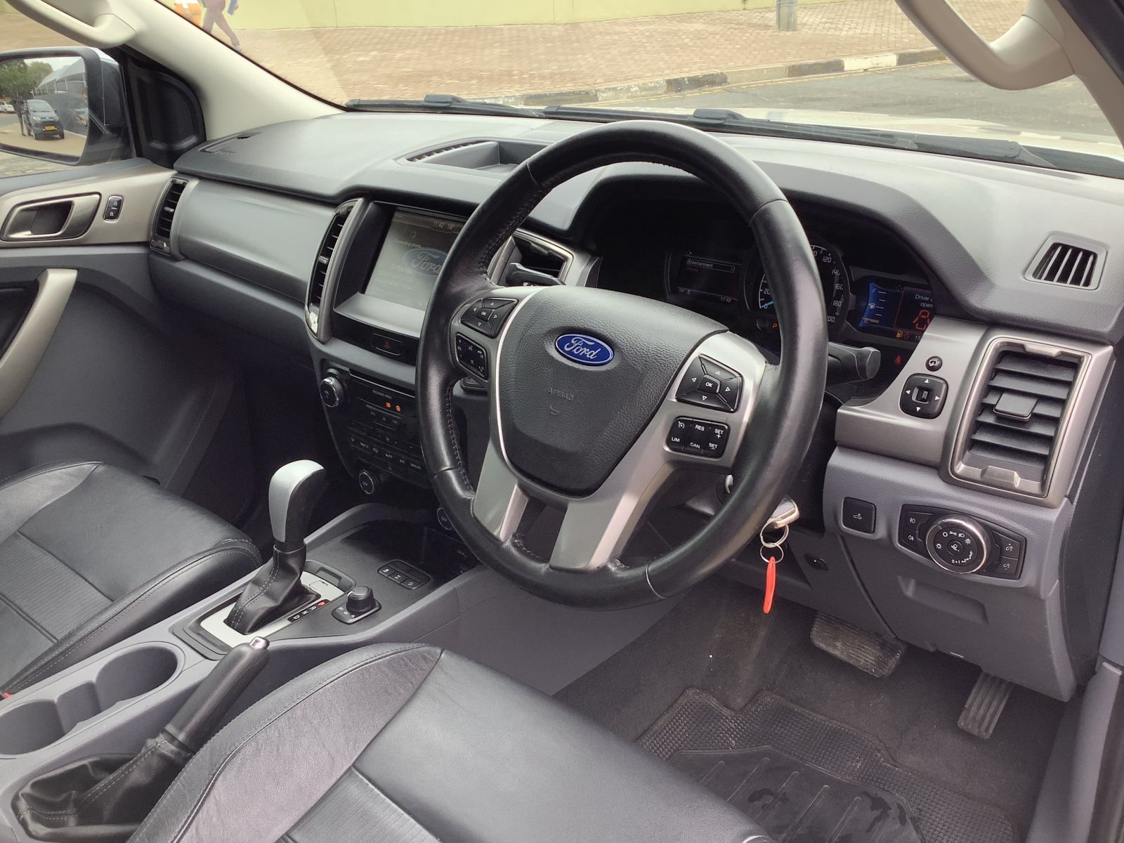 Ford RANGER 3.2TDCI XLT 4x4 AT DC in Namibia