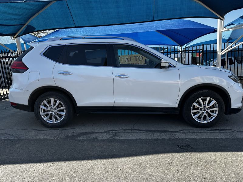 Nissan X-Trail 2.5 Acenta 4x4 CVT in Namibia