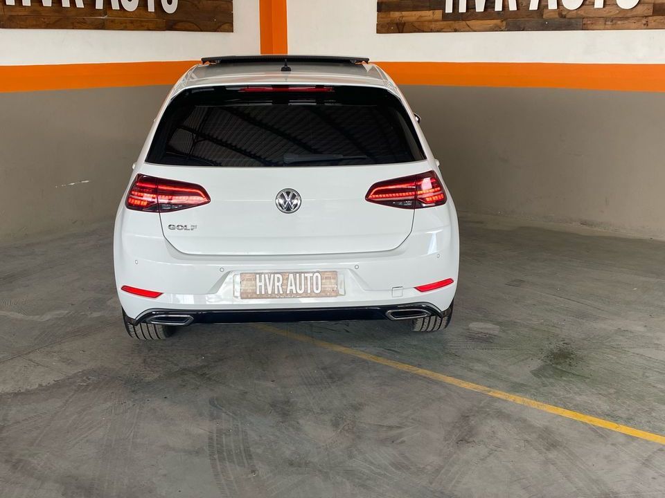 Volkswagen Golf 7.5 Tsi R-Line in Namibia