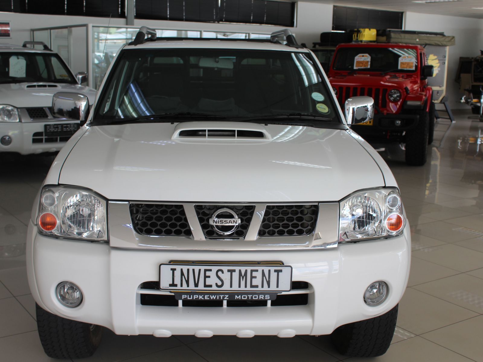 Nissan NP300 2.5 TDI D cab 4x4 in Namibia