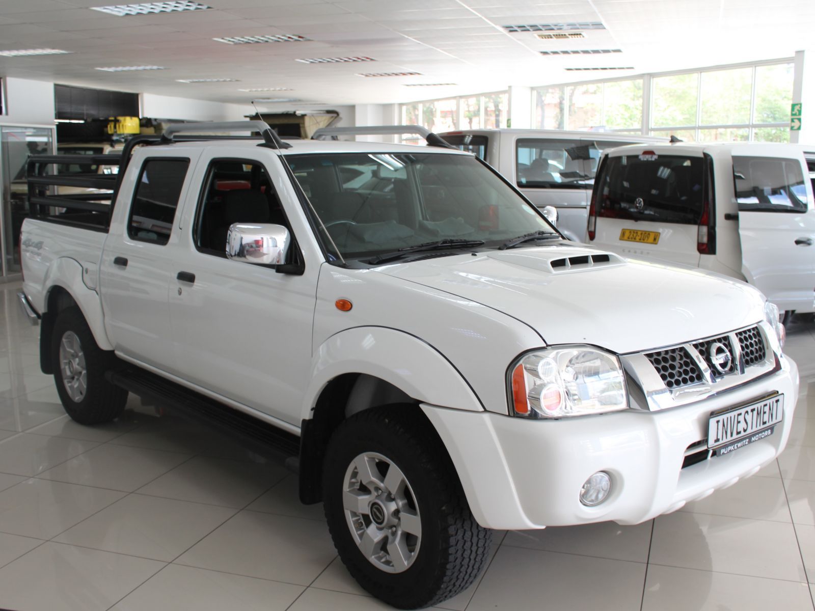 Nissan NP300 2.5 TDI D cab 4x4 in Namibia