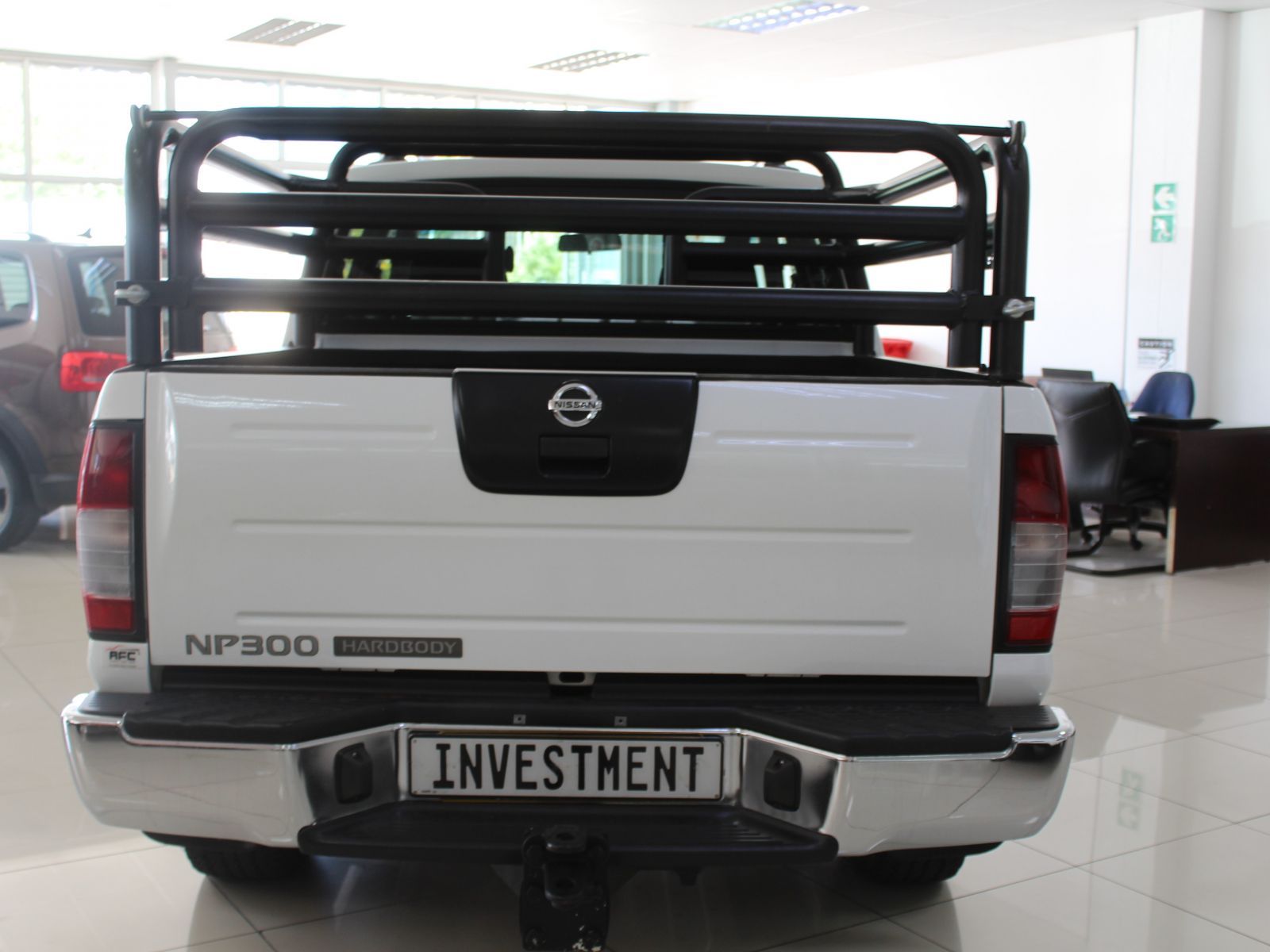 Nissan NP300 2.5 TDI D cab 4x4 in Namibia