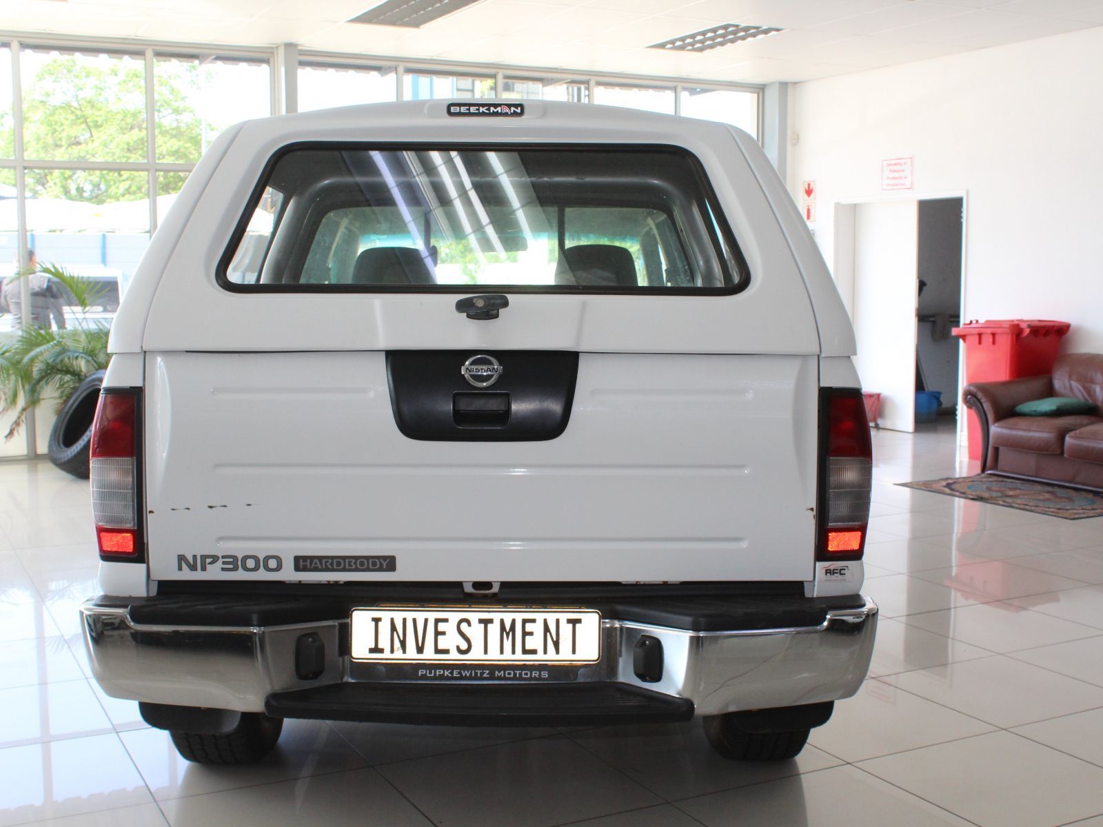 Nissan Np300 DCab 4x4 2.5 TDI in Namibia