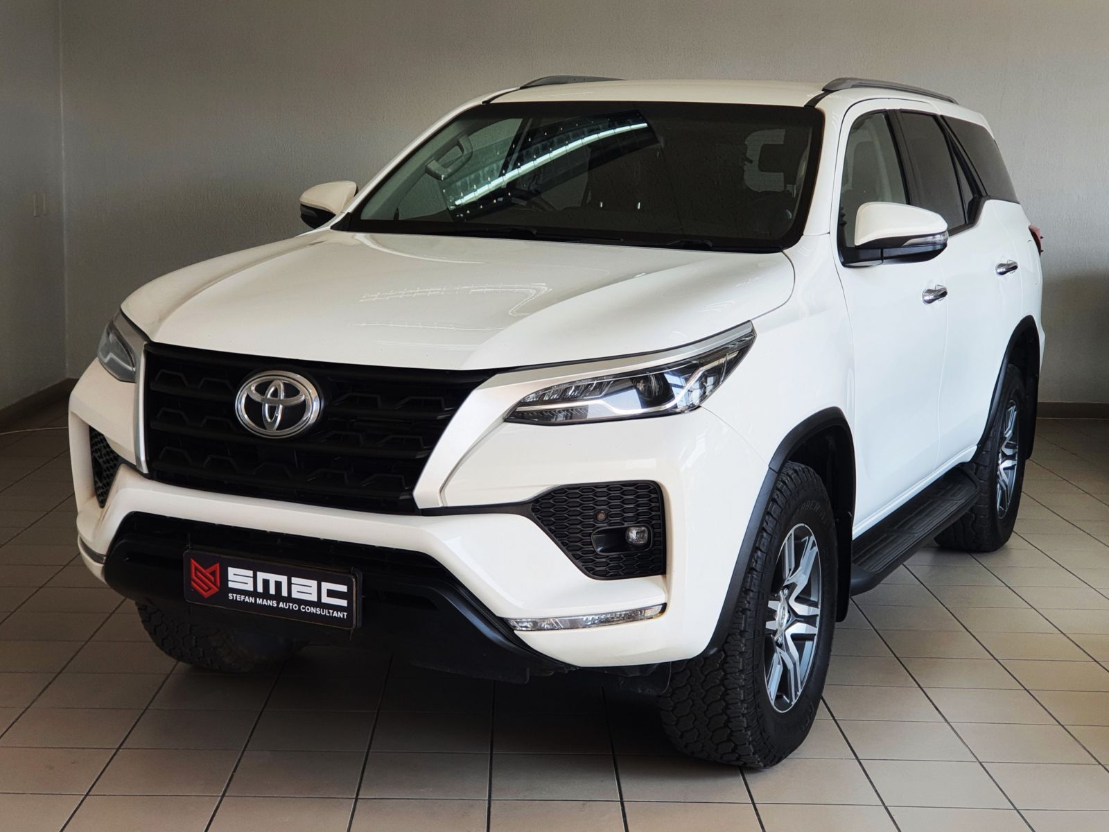 Toyota Fortuner 2.4 GD-6 4x4 AT in Namibia